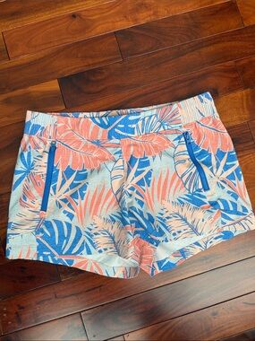 Columbia Size M Women's Tropical Print Stretch Shorts - Coral & Blue